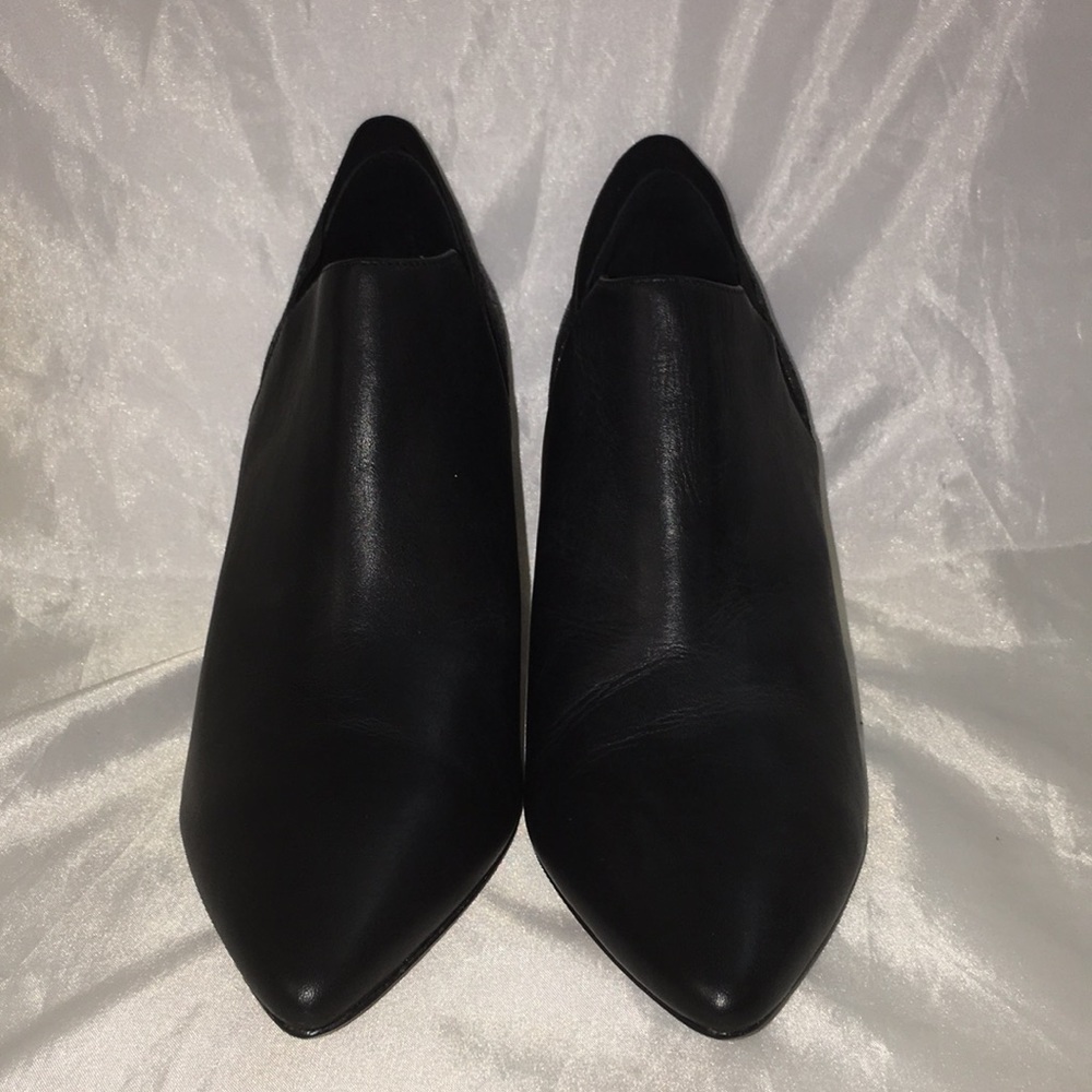 LADIES DONALD J PLINER HEELS
